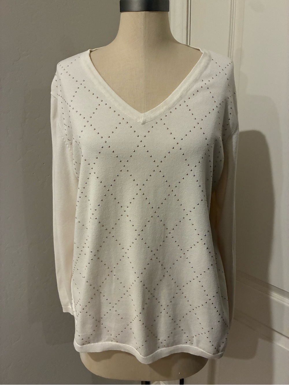 Tommy Hilfiger Cream V-Neck Studded Sweater size XXL
